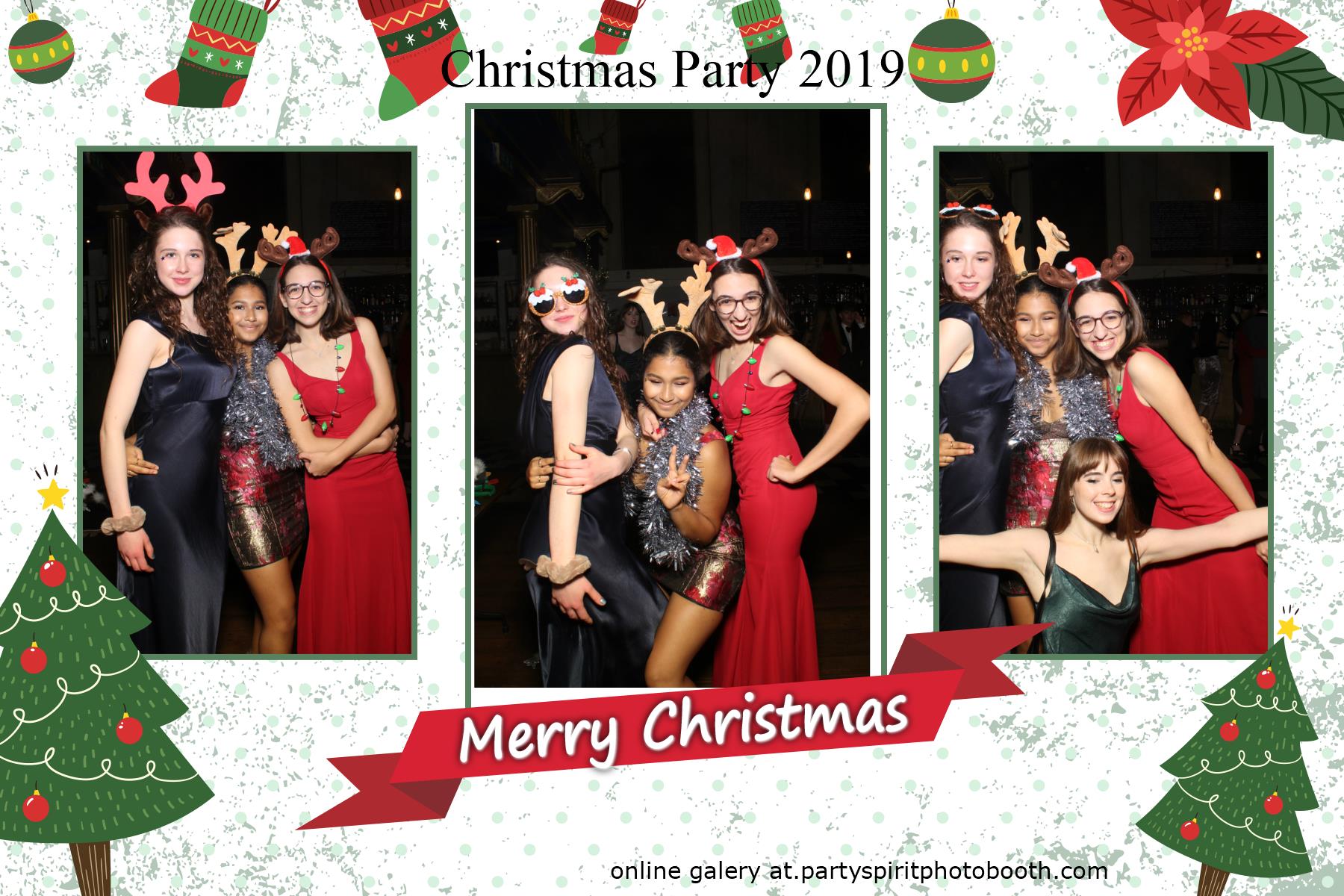 Christmas Party | View more photos from the event at gallery.partyspiritphotobooth.com/u/PartySpiritPhotoBooth/Christmas-Party-0